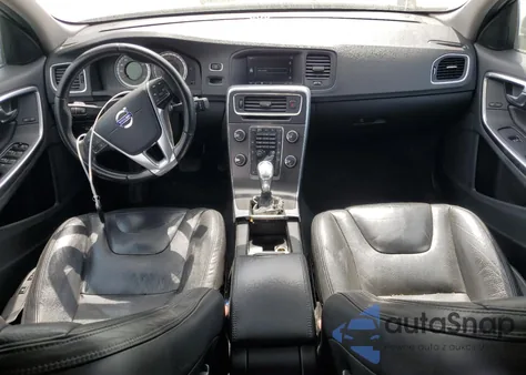 2013 Volvo S60 T5 z USA, uszkodzony, nr VIN YV1612FS1D1216915